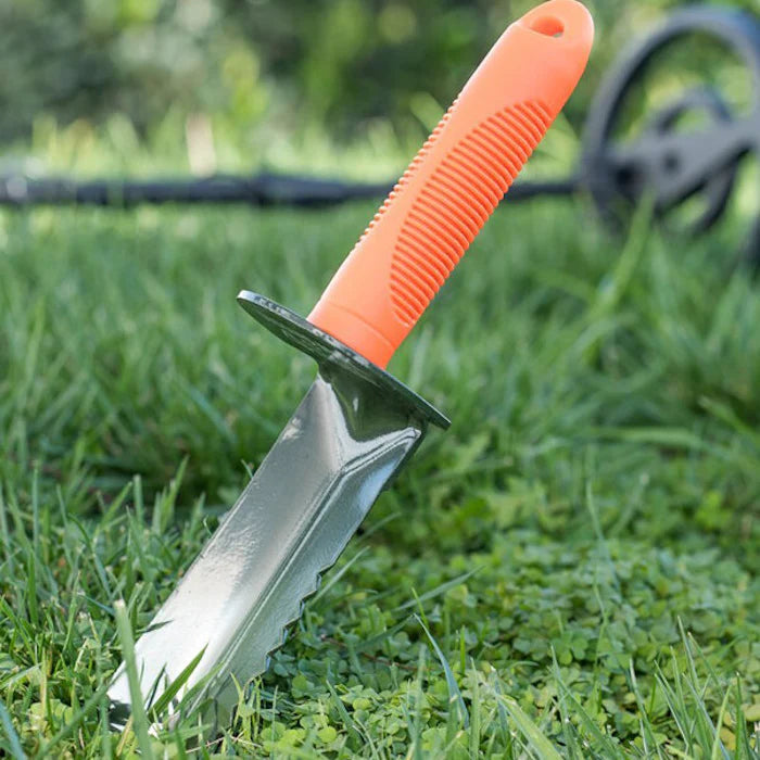 Serrated Edge Digger