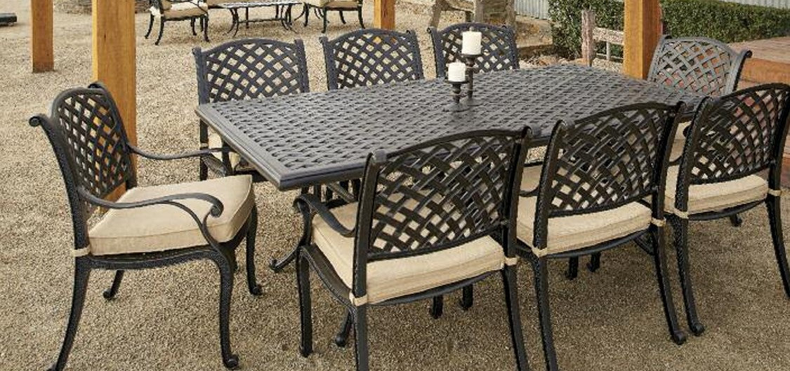 Nassau Dining Setting