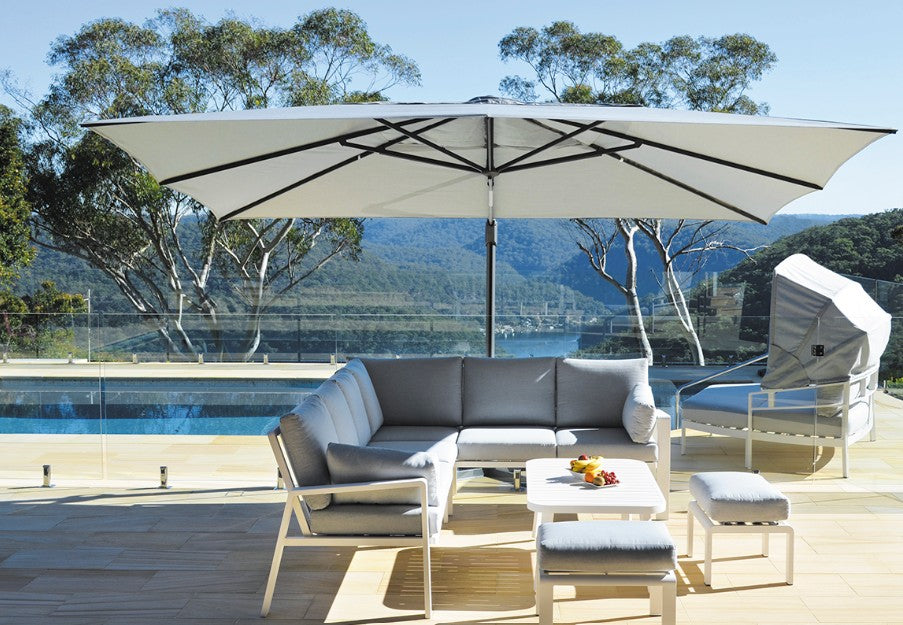 Shelta Savannah Cantilever Umbrella