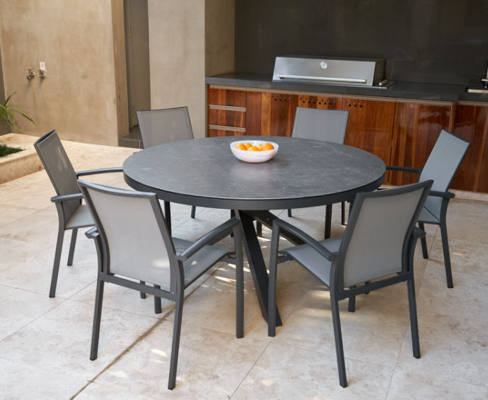 Tulip Table - 5 Piece setting